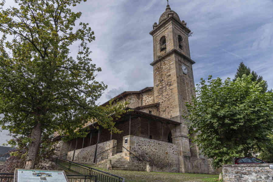 Vizcaya - Ubide 03 - iglesia parroquial de San Juan Bautista.jpg